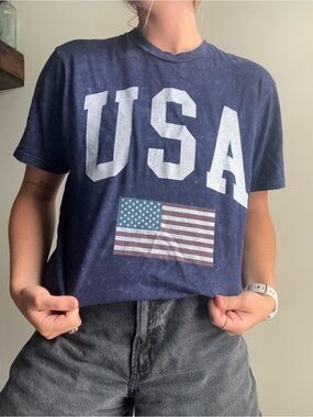 USA Flag Graphic Tee in Navy Blue